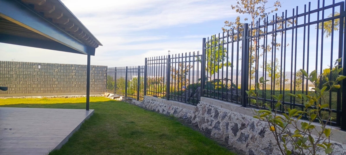 Cerca de jardín